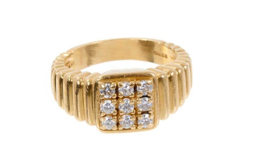 Gentlemen's 18ct gold signet ring with a square bezel set with nine brilliant cut diamonds