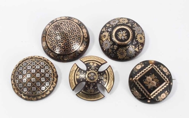 Group of five 19th century tortoishell piqué work brooches various, with floral and lattice work decoration. 32-35mm diameter