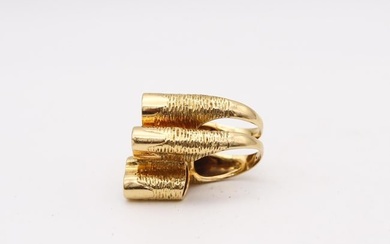 Italian Modernist 1970 Concretism Sculptural Ring In 18Kt Yellow Gold & Diamonds