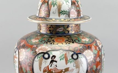 JAPANESE IMARI-STYLE PORCELAIN TABLE LAMP Late 20th Century Porcelain base height 23".