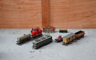 JEP : une locomotive, deux wagons et deux... - Lot 4 - Ferri & Associés