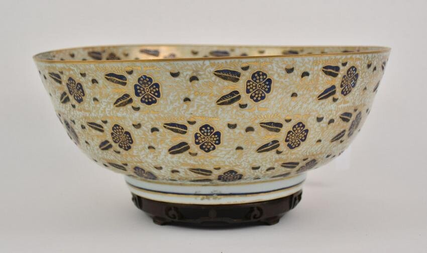 LARGE CHINESE EXPORT PORCELAIN BOWL with gilt and