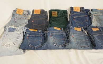 LOT OF 10 PAIRS OF VINTAGE USA MADE LEVI'S JEANS W/ RED