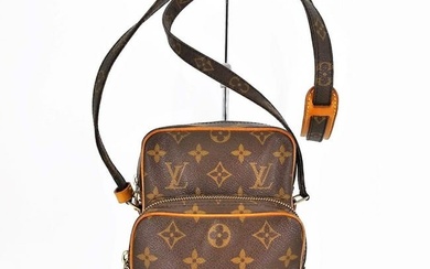 LOUIS VUITTON Louis Vuitton Non-stick Amazon Monogram Shoulder Bag Brown Women's Men's Fashion