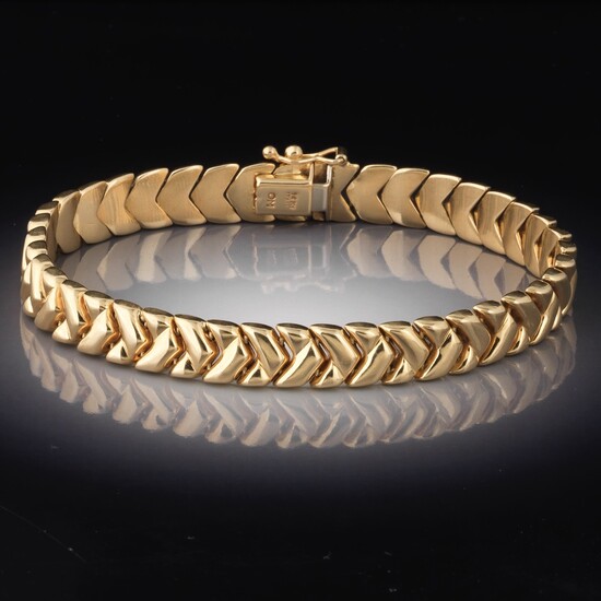 Ladies' Vintage Italian Gold Zigzag Design Bracelet