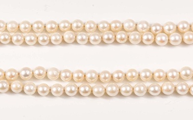 Lange Perlenkette
