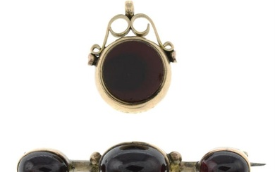 Late Victorian 9ct gold carnelian and bloodstone fob pendant, together with a late Victorian gold