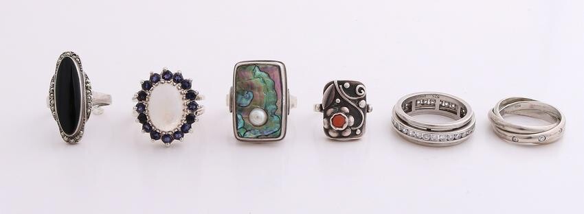 Lot with 6 silver rings, including markesite, onyx