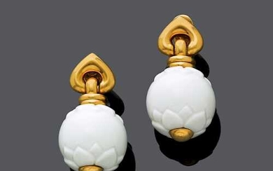 PORCELAIN AND GOLD EARCLIPS, BY BULGARI.