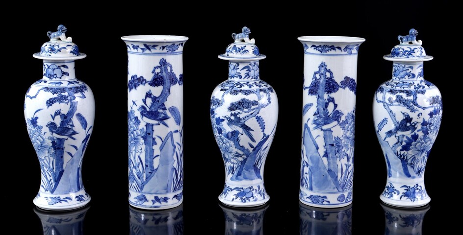 (-), Porcelain 5-piece garniture with blue decor of...