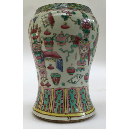Potiche in porcellana famiglia Rosa. Cina, sec. XX (lievi difetti) (h. 22 cm.)