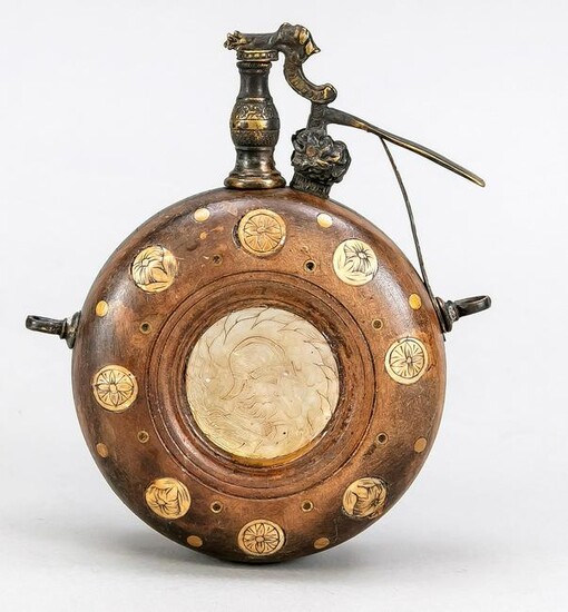 Powder flask, 18th century. Round