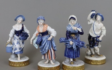 Quatre personnages - Thuringe, 20e s, en porcelaine, peint en bleu sous glaçure et or,...