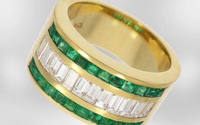 Ring: decorative wide yellow gold ring with emeralds...