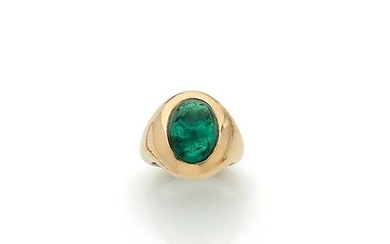 Ring in 18K molded yellow gold (750‰), adorned