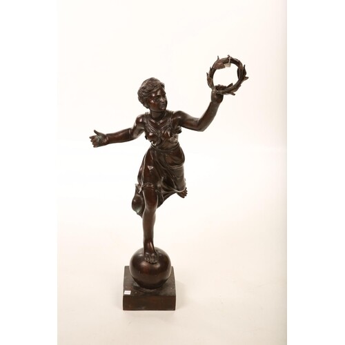 Stunning 3 and a half foot (107cm) bronze woman statue.