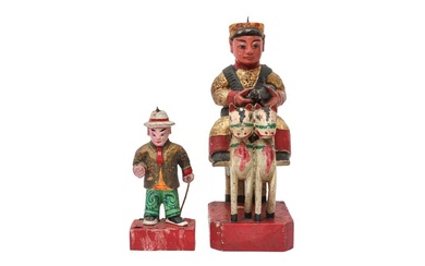 TWO CHINESE LACQUERED WOOD FIGURES 二十世紀前期 木雕加彩人物像兩件