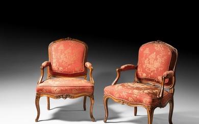 Two molded and carved beech armchairs. Cambered... - Lot 104 - Varenne Enchères