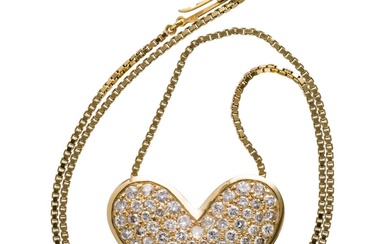 Un pendentif en or 18ct en forme de cœur et serti de diamants avec une...