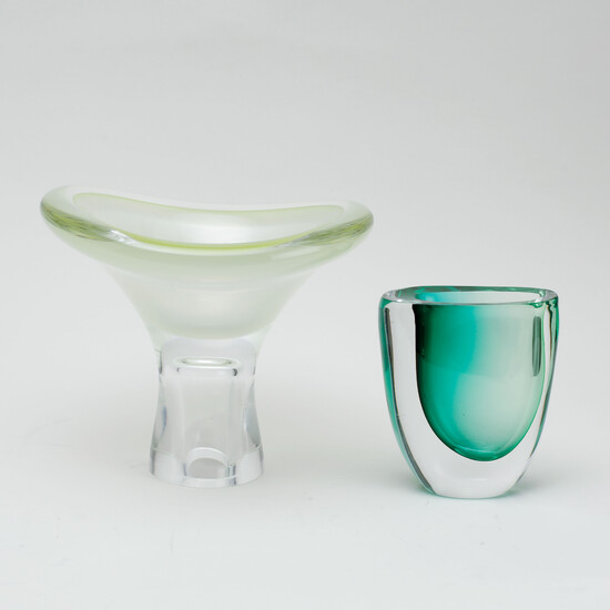 VICKE LINDSTRAND, bowl on foot and vase, glass, Kosta.