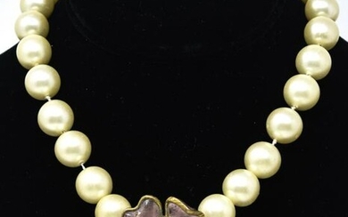 Vintage Chanel Pearl Necklace w Gripoix Glass