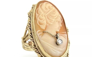 Vintage Oval Habille Cameo Cocktail Statement Ring 14K Yellow Gold, 10.44 Grams