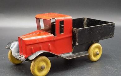 Vintage Wyandotte pressed steel toy truck