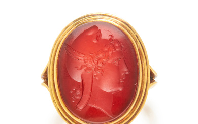 YELLOW GOLD AND CARVED CARNELIAN INTAGLIO RING