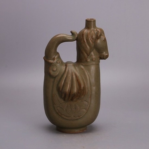 Yaozhou kiln tube bottle in the Song Dynasty