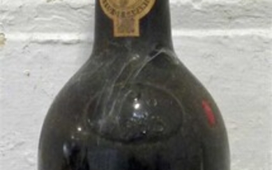 1 Bottle Dow’s Vintage Port 1963 (b/n)