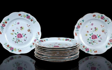 11 Famille Rose porcelain dishes with contoured rim and