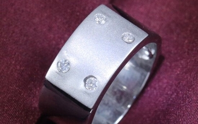 14 K / 585 White Gold Men's Diamond Ring