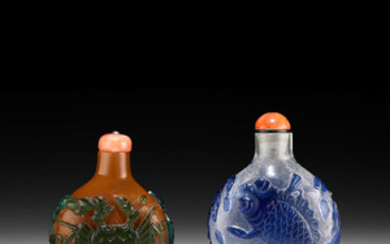 TWO OVERLAY GLASS SNUFF BOTTLES