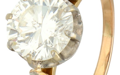 14K Bicolor gouden/platina solitair ring bezet met ca. 2.39 ct. diamant.