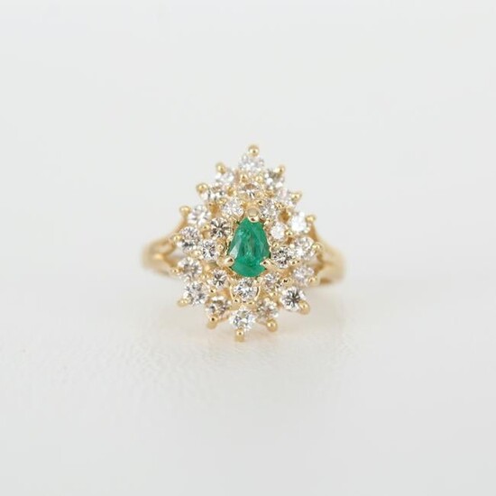 14K Gold Diamond & Emerald Cluster Ring