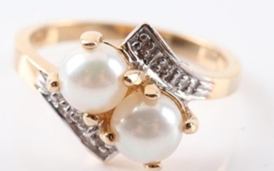 10K Yellow Gold Cultured Pearl and Diamond Ring