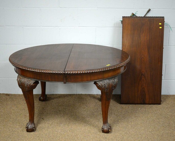 20th C wind-out dining table.