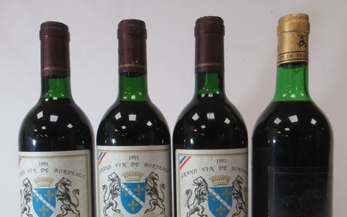 4 bouteilles de Saint Emilion : 3 Château La Croix d'Arthus, 1989 et 1 Château...