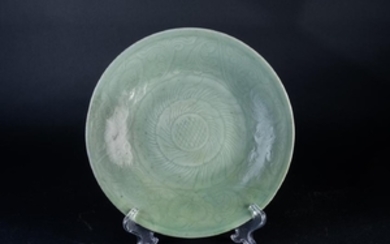 Arte Cinese A Longquan celadon dish China, Ming