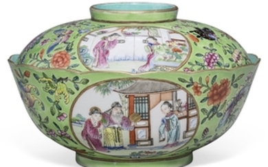 A FAMILLE ROSE GREEN-GROUND BOWL AND COVER, DAOGUANG SIX-CHARACTER SEAL MARK IN IRON RED AND OF THE PERIOD (1821-1850)