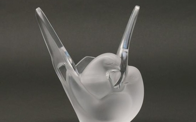 LALIQUE FROSTED GLASS LOVEBIRD VASE
