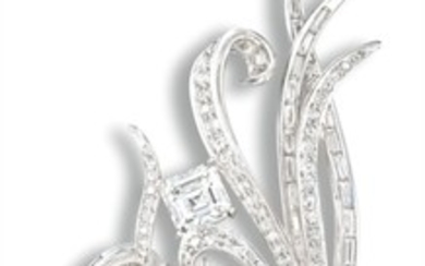 A Diamond Brooch, 1.77及1.14克拉 G及H/VS2 方形鑽石別針1.77及1.14克拉 G及H/VS2 方形鑽石別針