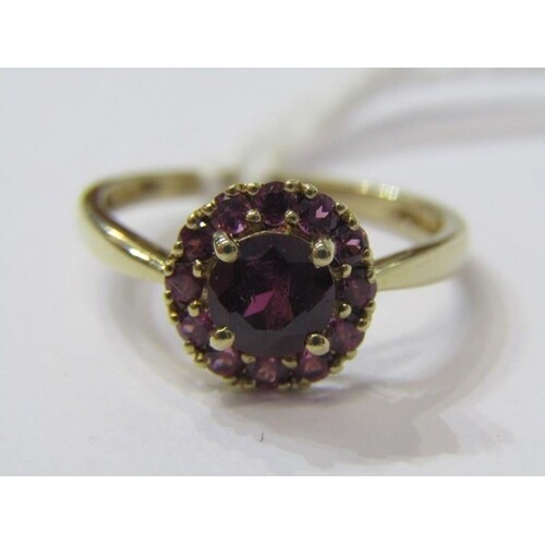 9ct YELLOW GOLD PINK STONE CLUSTER RING, Principal brilliant...