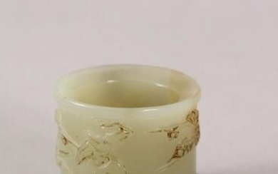 A 19TH / 20TH CENTURY CHINESE CARVED CELADON JADE