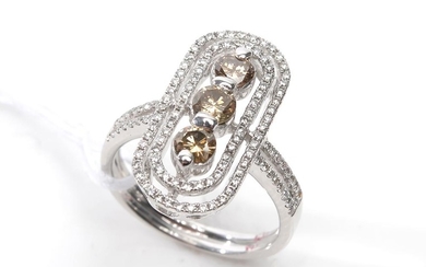 A COGNAC AND WHITE DIAMOND RING IN 18CT WHITE GOLD