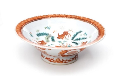 SOLD. A Chinese enamelled porcelain centrepiece, sealmark of Yongzhen but c. 1900. H. 8.5 cm Diam. 25 cm. – Bruun Rasmussen Auctioneers of Fine Art