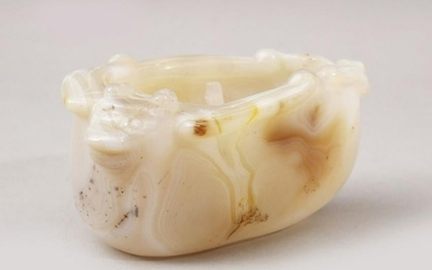 A GOOD 19TH / 20TH CENTURY CHINESE CARVED AGATE BOWL OF