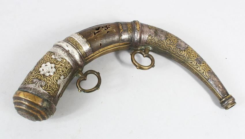 A GOOD ISLAMIC BRASS MOUNTED POWDER HORN, with engraved