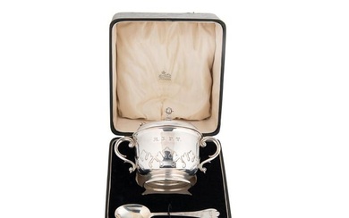 A George V silver porringer, cover and spoon