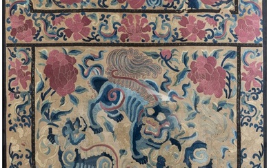 A LARGE CHINESE FRAMED SILK EMBROIDERED PANEL, EARLY 20TH CE...